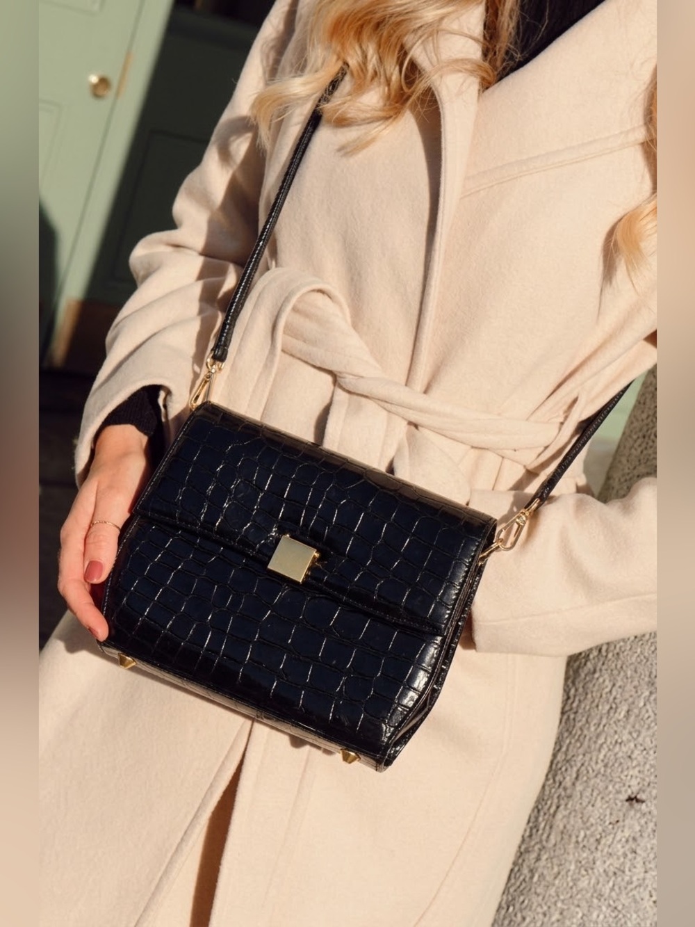 🌟Host Pick🌟VINTAGE 90’s Black Crocodile Embossed Bag 🐊